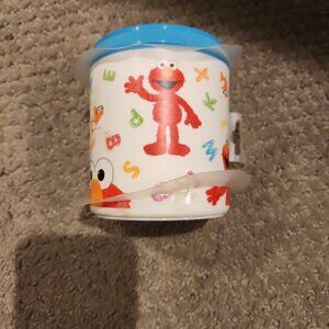 NEW Sesame Workshop Sesame Street Elmo 10.5 oz Snack Container with Lid